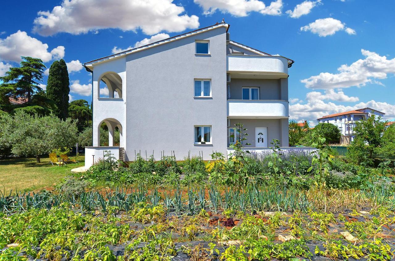 Apartments Elizabeta 1701 Fažana Exterior foto